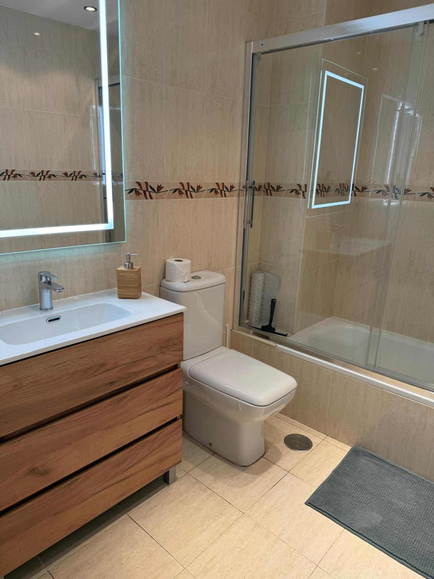 1b Barabas Apartment